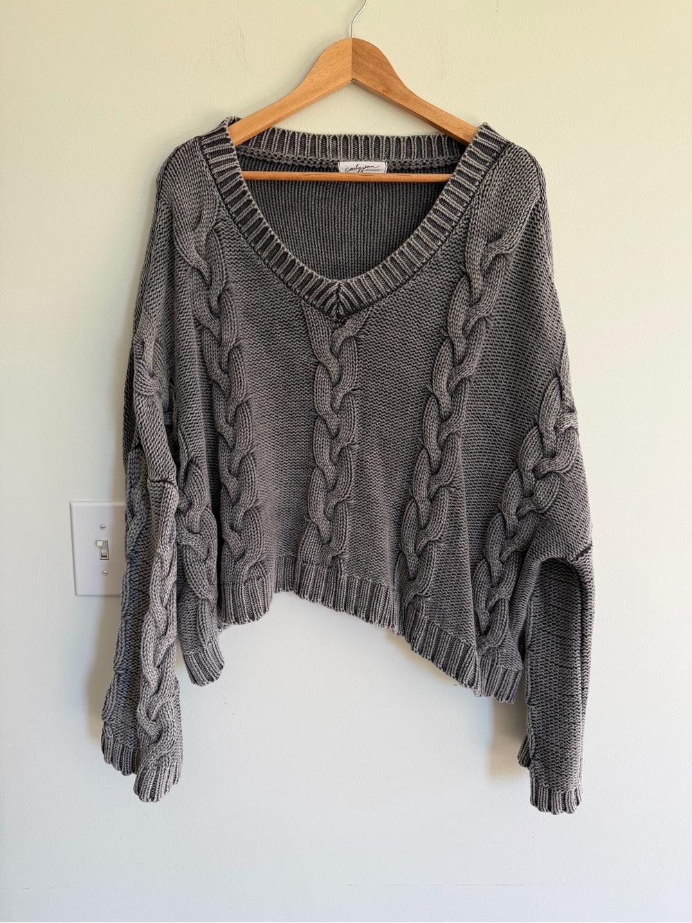 Carly Jean Cozy Cable Knit V-Neck Sweater - Gray Oversized Cropped Cabincore